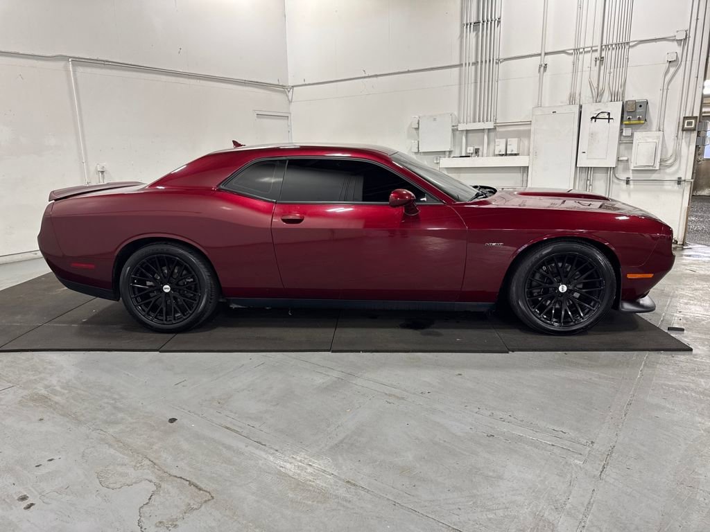 Used 2019 Dodge Challenger R/T image 7