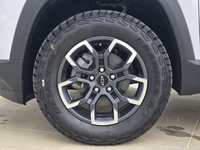 New 2026 Chevrolet Equinox ACTIV w/ Convenience Package III FWD image 8