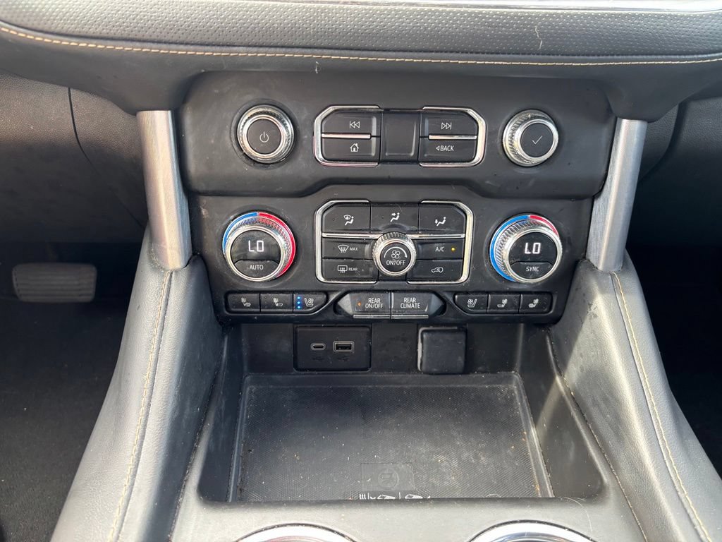 Used 2023 GMC Yukon XL SLT w/ SLT Luxury Package RWD image 34