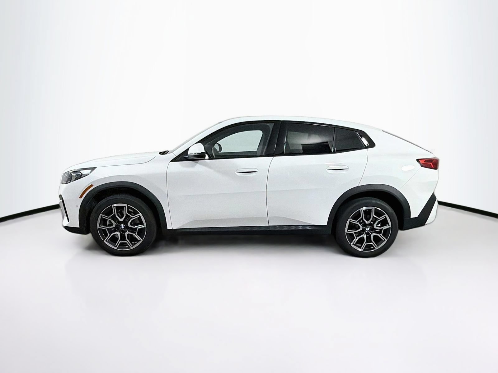Used 2026 BMW X2 xDrive28i AWD/4WD image 4