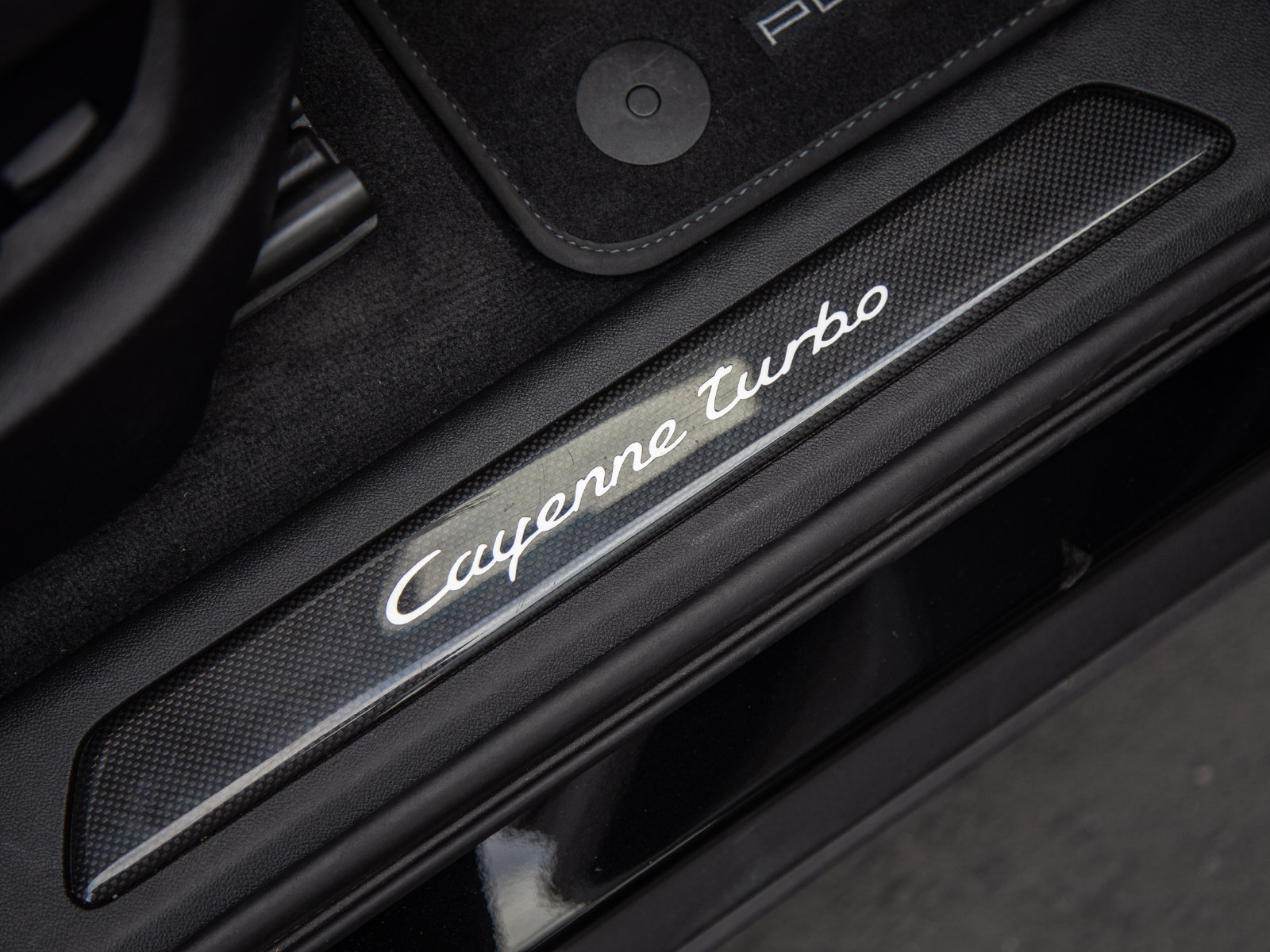 Certified 2023 Porsche Cayenne Turbo AWD/4WD image 24