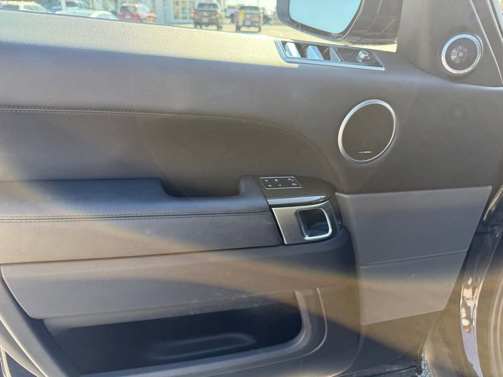 Used 2020 Land Rover Range Rover Sport SE image 10