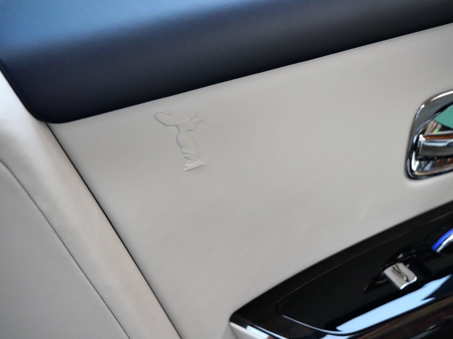 Used 2023 Rolls-Royce Phantom Sedan RWD image 27