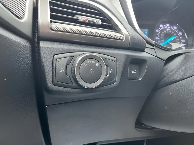 Used 2020 Ford Fusion SE image 16