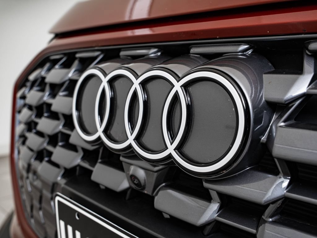 Certified 2025 Audi Q5 Premium Plus w/ Premium Plus AWD/4WD image 3