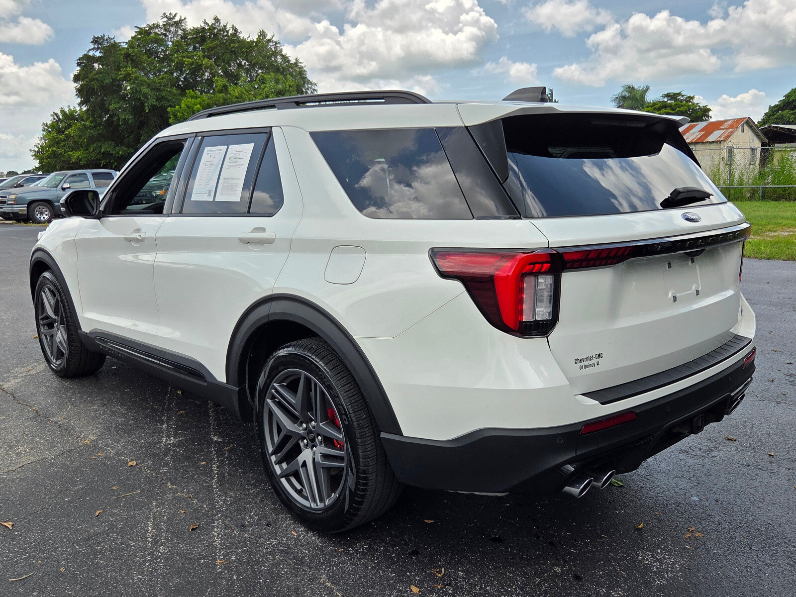 Used 2025 Ford Explorer ST AWD/4WD image 3