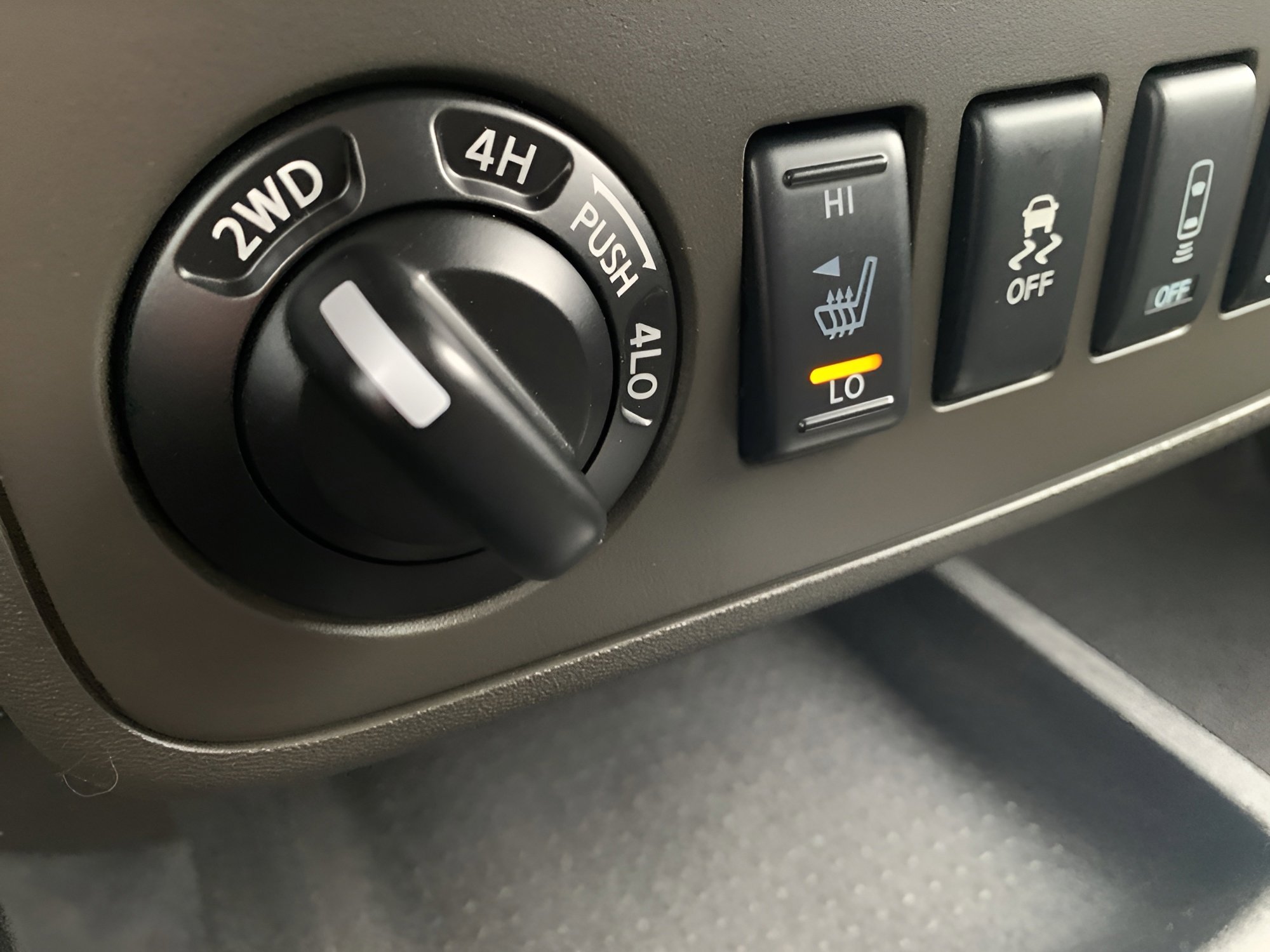 Used 2019 Nissan Frontier PRO-4X image 13