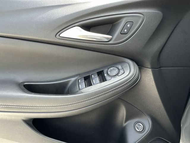Certified 2024 Buick Encore GX Preferred w/ Advanced Technology Package FWD image 21