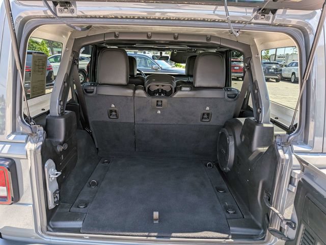 Used 2022 Jeep Wrangler Unlimited Sahara w/ Cold Weather Group AWD/4WD image 13
