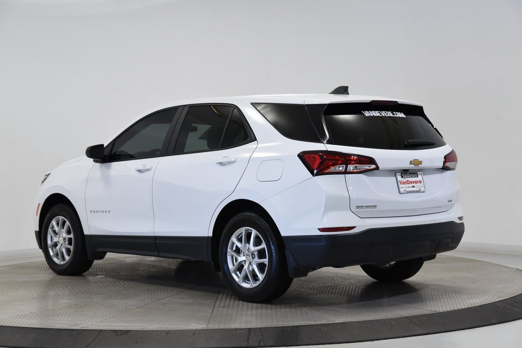 Used 2024 Chevrolet Equinox LS w/ LS Convenience Package image 5