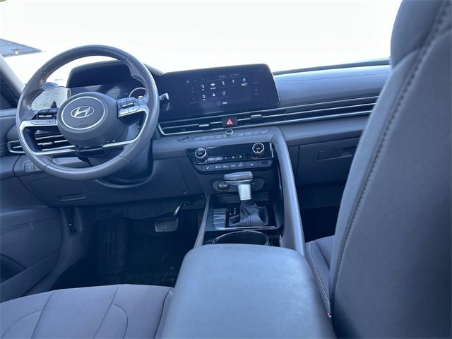 Certified 2024 Hyundai Elantra SEL w/ Convenience Package image 17
