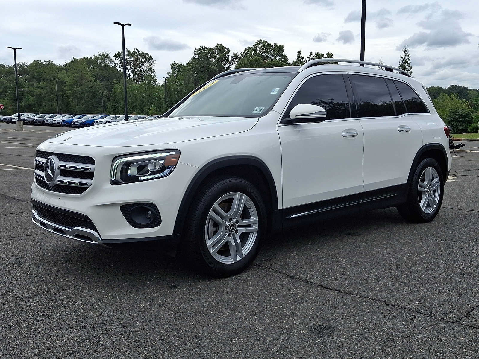 Used 2023 Mercedes-Benz GLB 250 4MATIC image 3