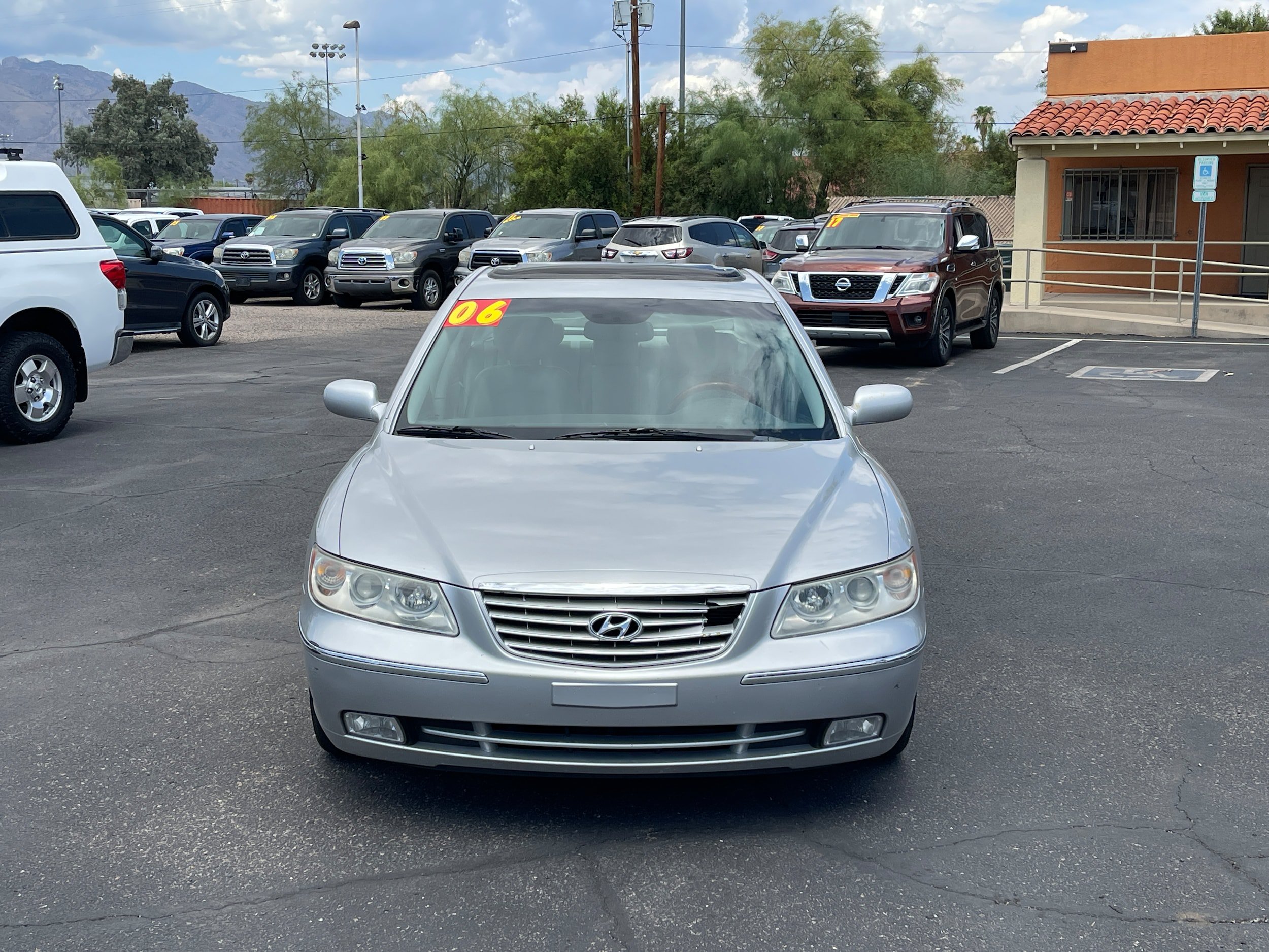 Used 2006 Hyundai Azera Limited FWD image 8