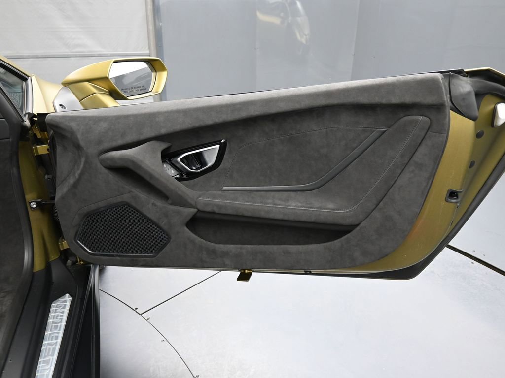Used 2024 Lamborghini Huracan Sterrato image 23