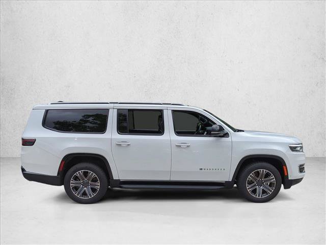 Used 2024 Jeep Wagoneer L Series II RWD image 4
