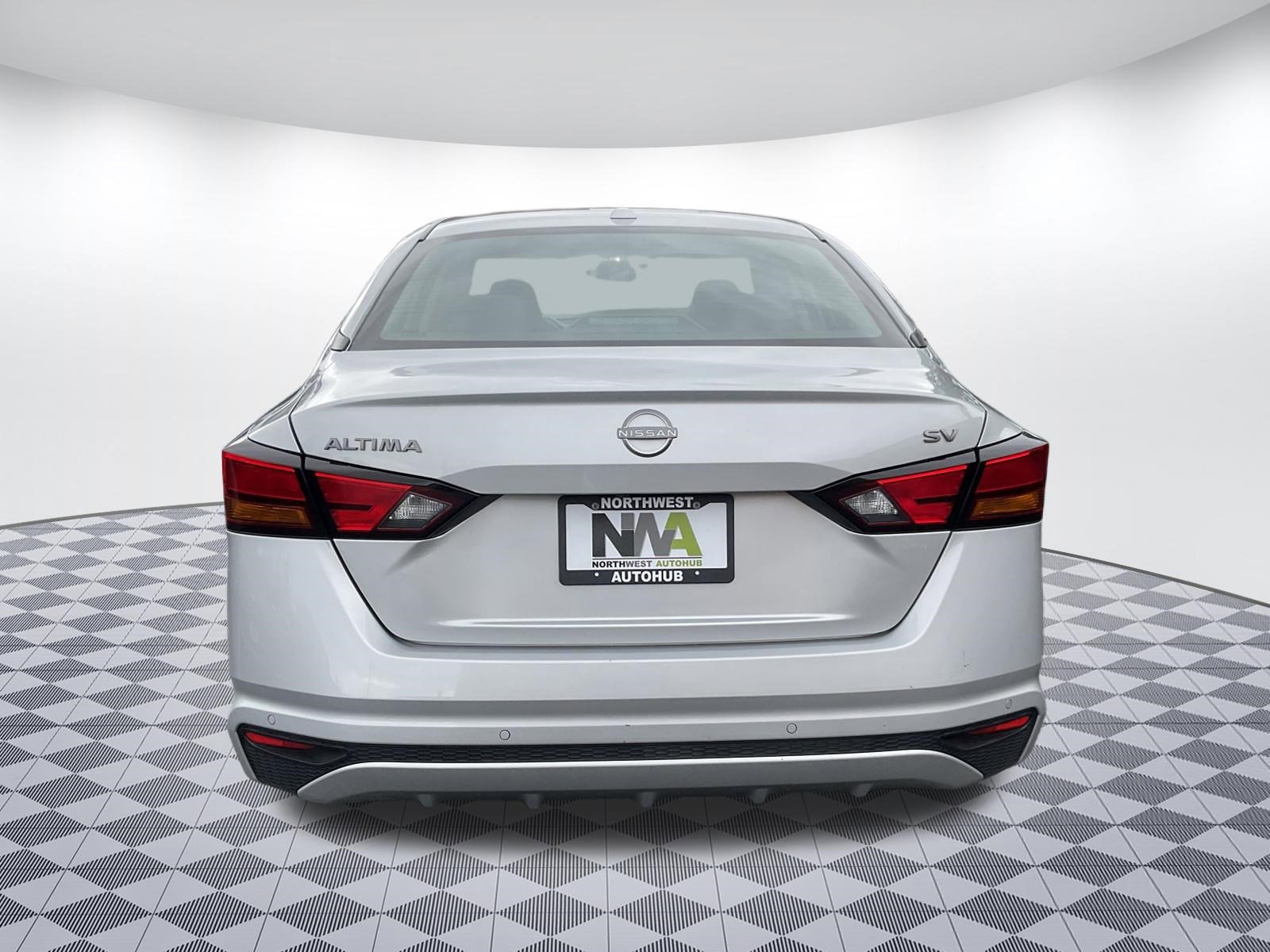 Used 2024 Nissan Altima 2.5 SV image 4