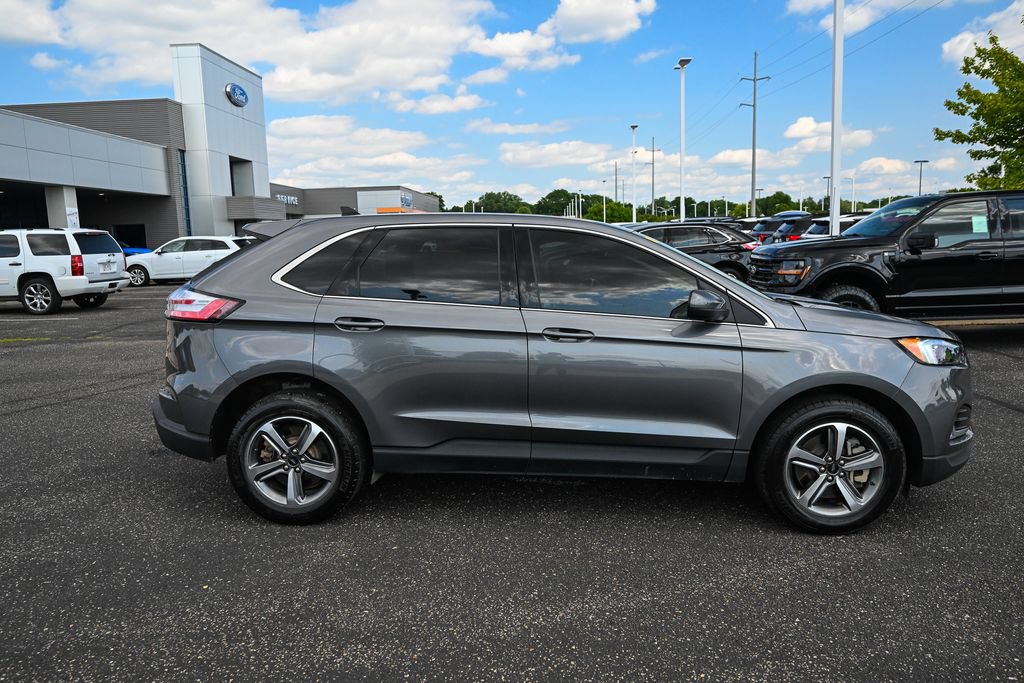 Used 2024 Ford Edge SEL w/ Convenience Package AWD/4WD image 3