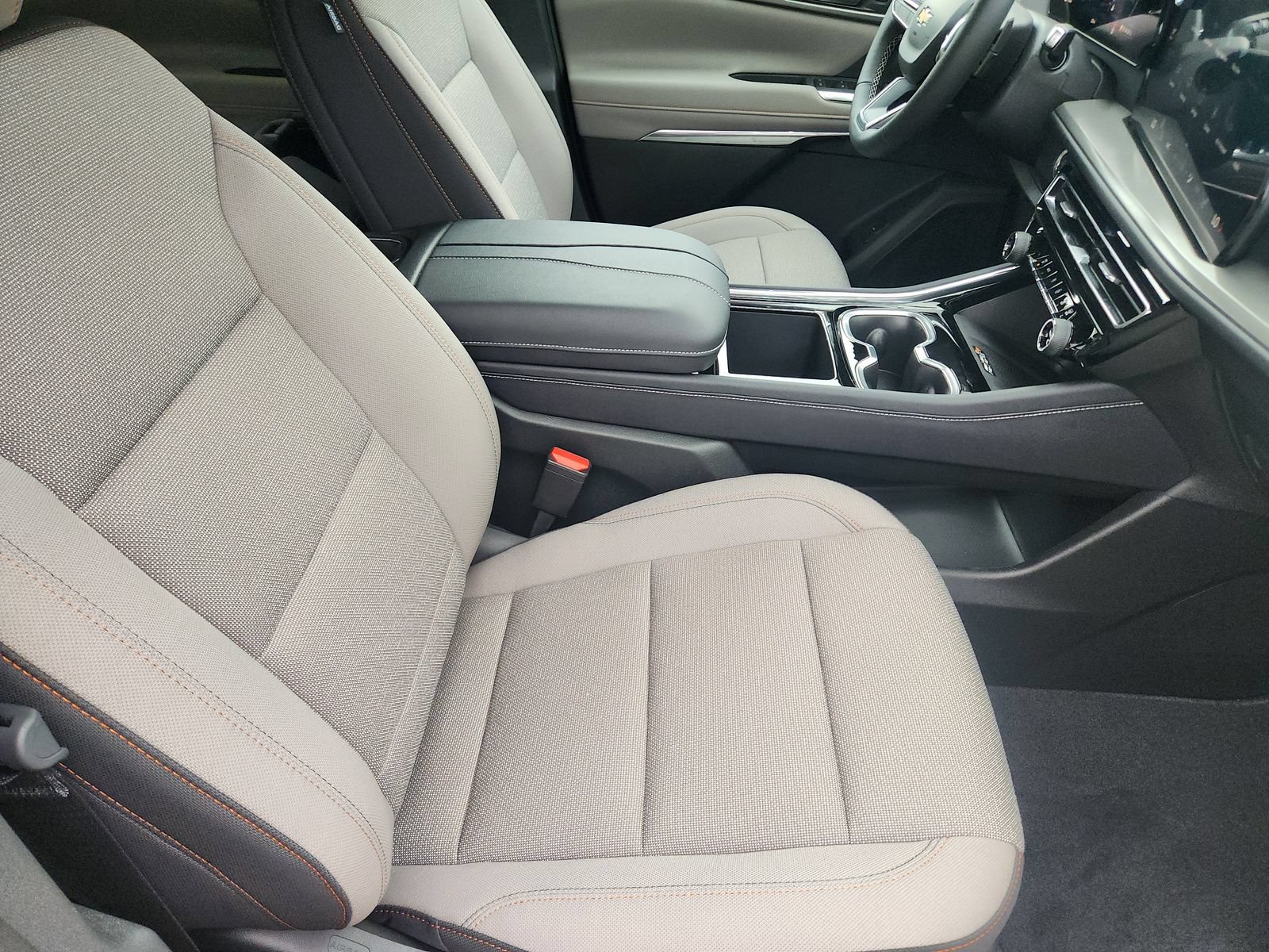 New 2026 Chevrolet Traverse LT w/ Sun and Wheel Package FWD image 14