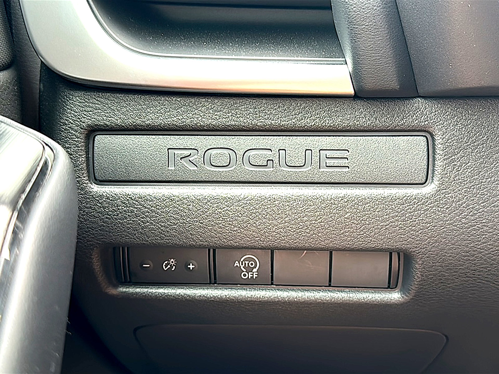 Certified 2025 Nissan Rogue S FWD image 35
