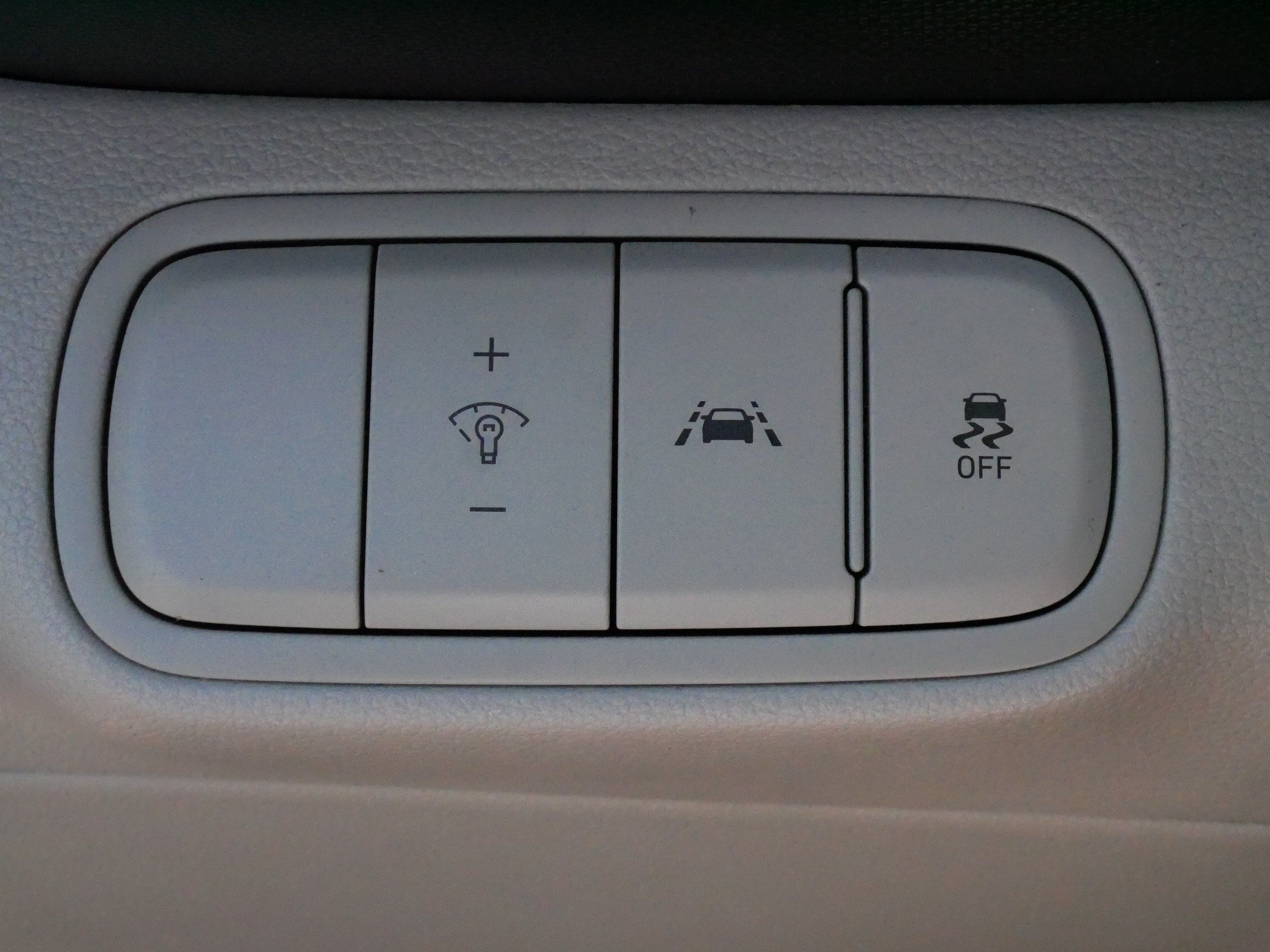 Used 2021 Hyundai Venue SEL FWD image 28