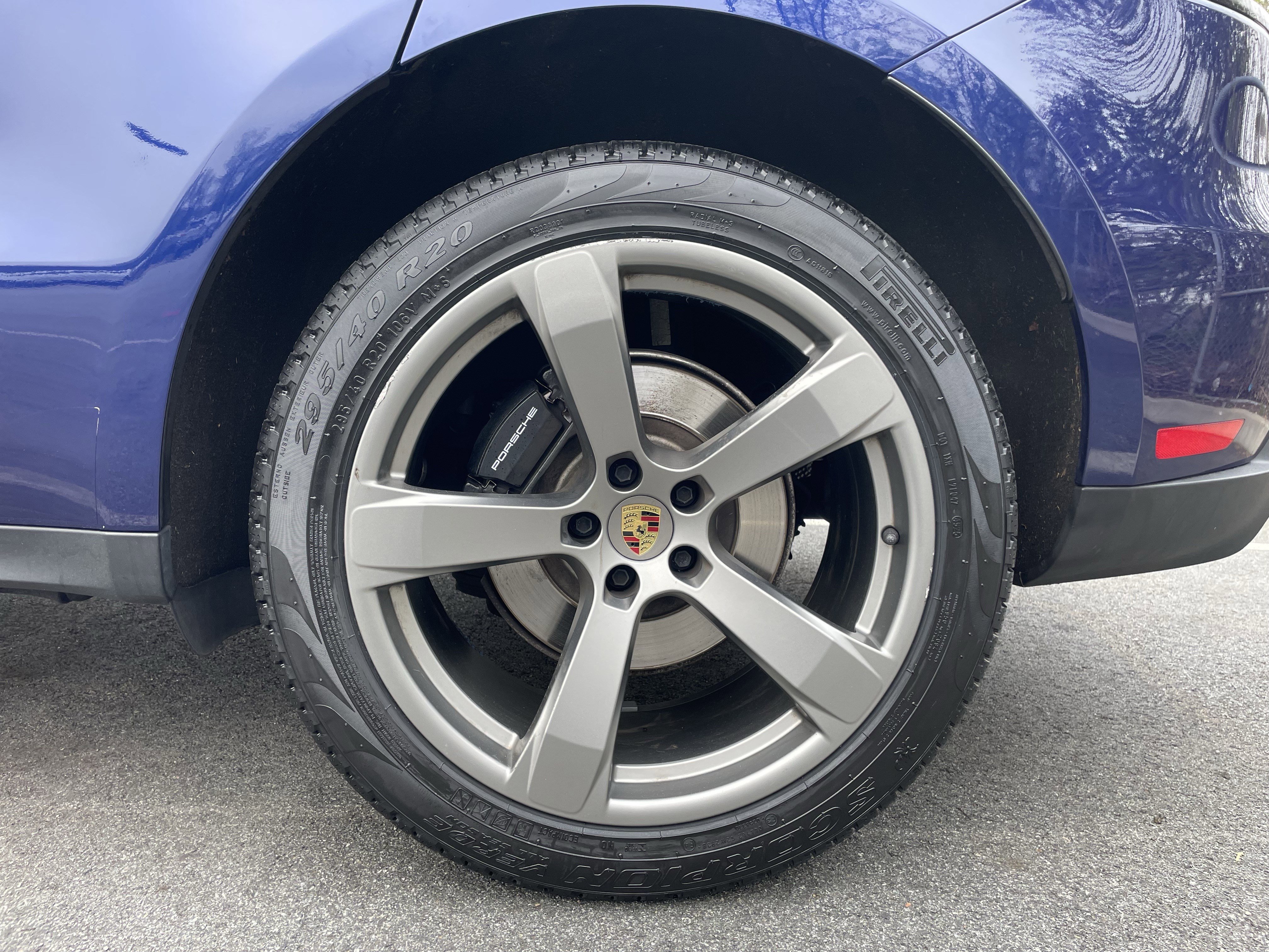 Used 2023 Porsche Macan Turbo image 10