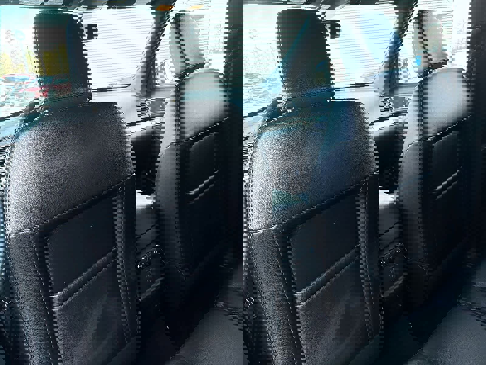 Used 2018 Ford Explorer XLT w/ Equipment Group 202A image 19