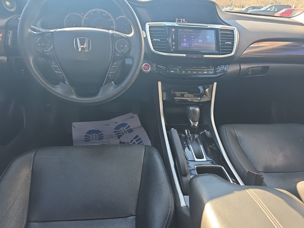 Used 2017 Honda Accord Touring image 19