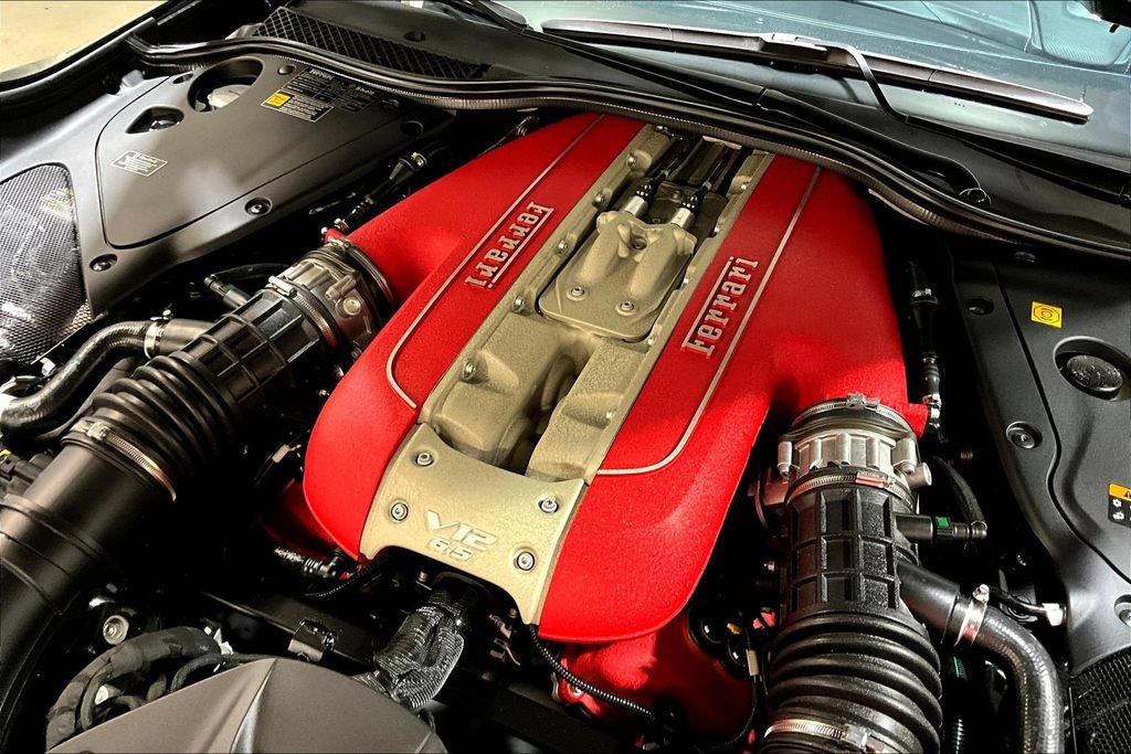 Used 2023 Ferrari 812 GTS RWD image 25