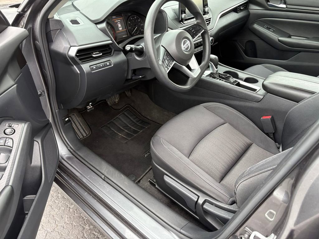 Used 2022 Nissan Altima 2.5 S FWD image 14