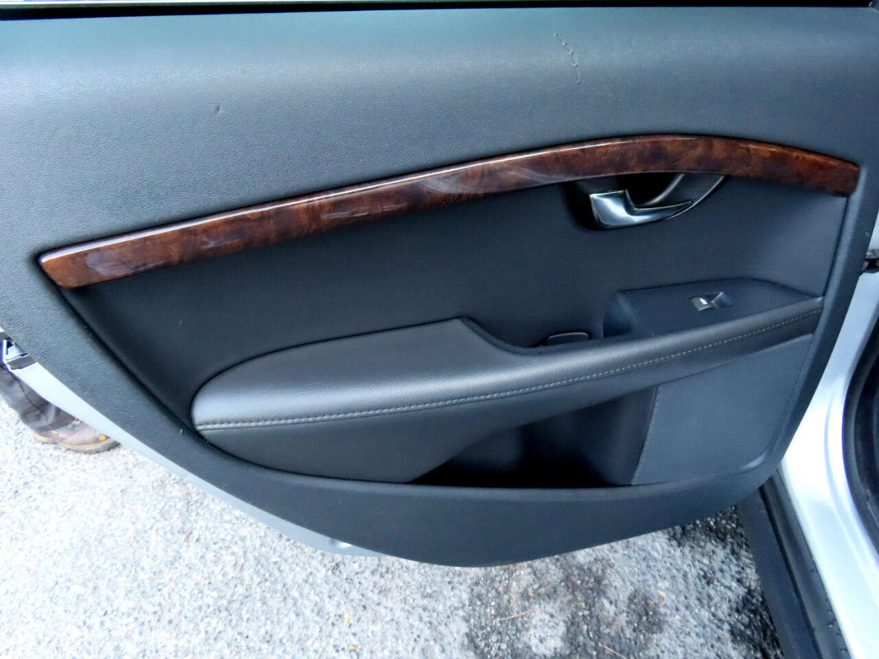 Used 2016 Volvo XC70 T5 Premier w/ Proximity Package image 12