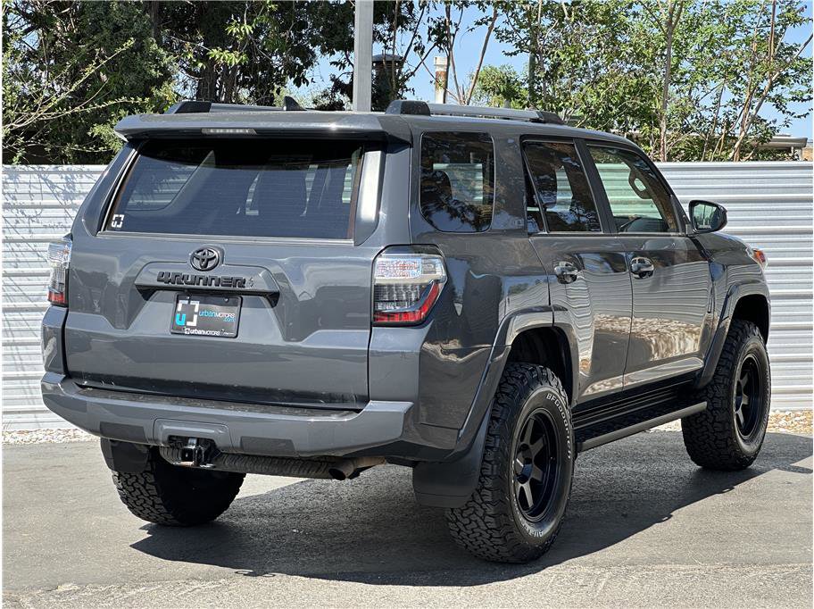 Used 2024 Toyota 4Runner SR5 AWD/4WD image 10