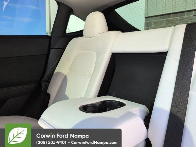 Used 2022 Tesla Model Y Long Range AWD/4WD image 24