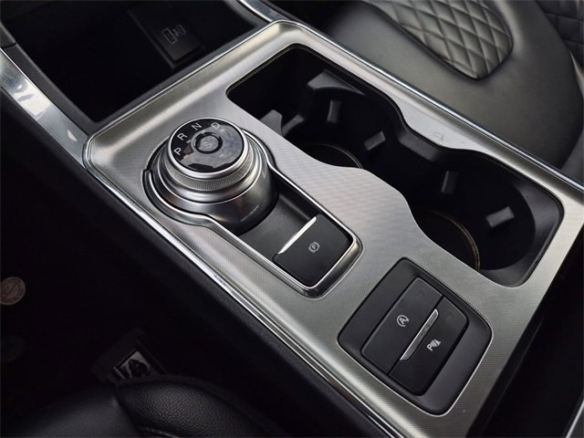 Used 2024 Ford Edge Titanium image 42