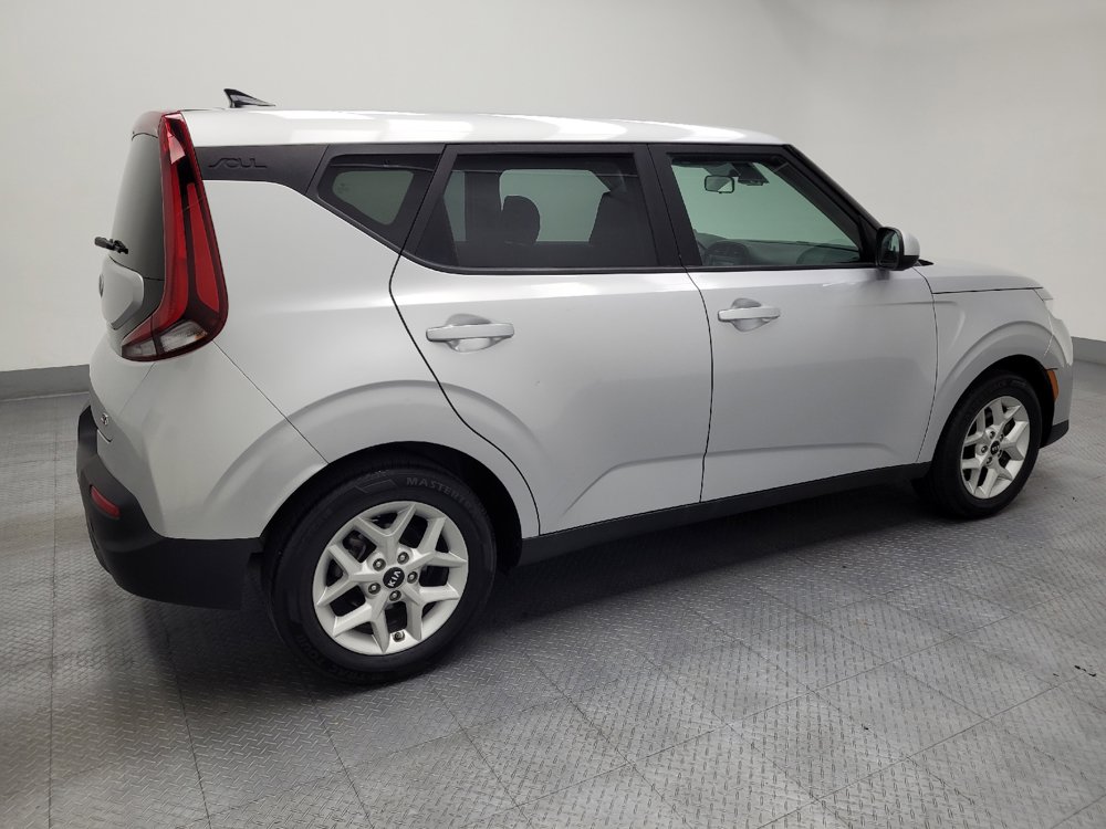 Used 2020 Kia Soul S FWD image 10