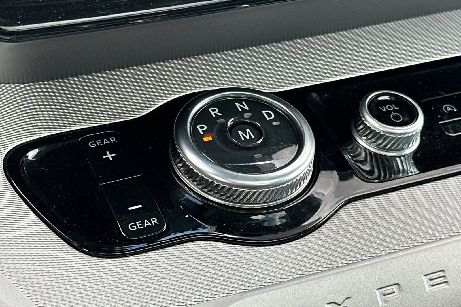 Certified 2025 Ford Expedition Active image 21