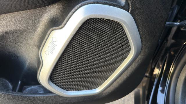 Used 2019 Jeep Renegade Sport w/ UConnect 7.0 Group image 11