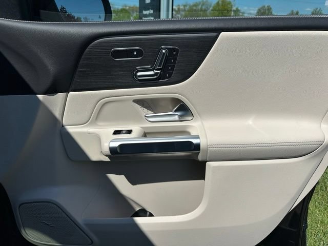 New 2026 Mercedes-Benz GLB 250 4MATIC image 26