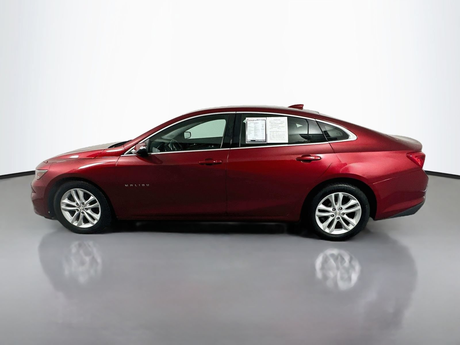 Used 2018 Chevrolet Malibu LT FWD image 4