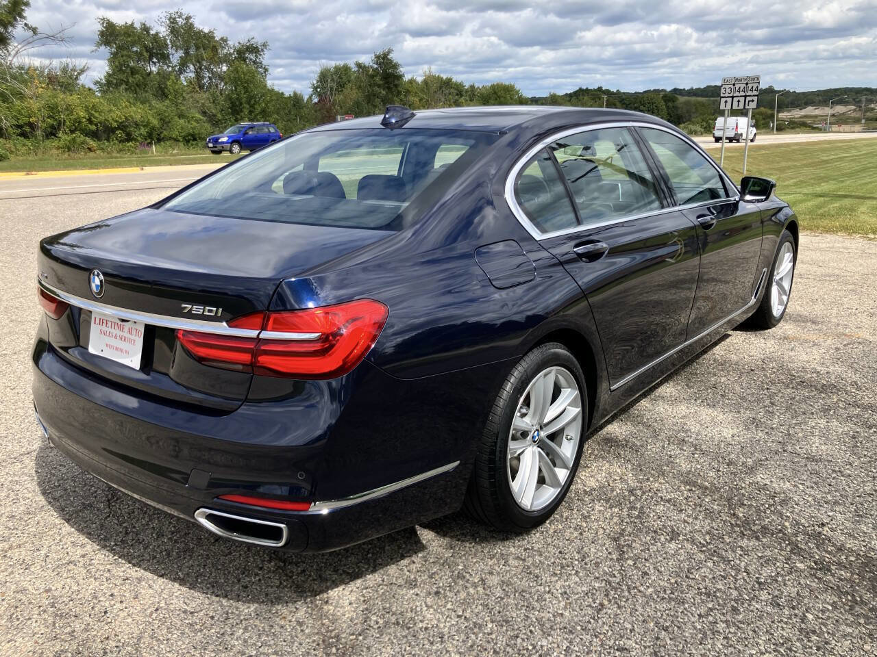 Used 2016 BMW 750i xDrive image 5