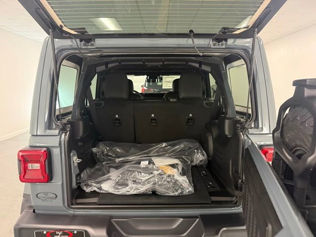 New 2026 Jeep Wrangler Unlimited Rubicon AWD/4WD image 8