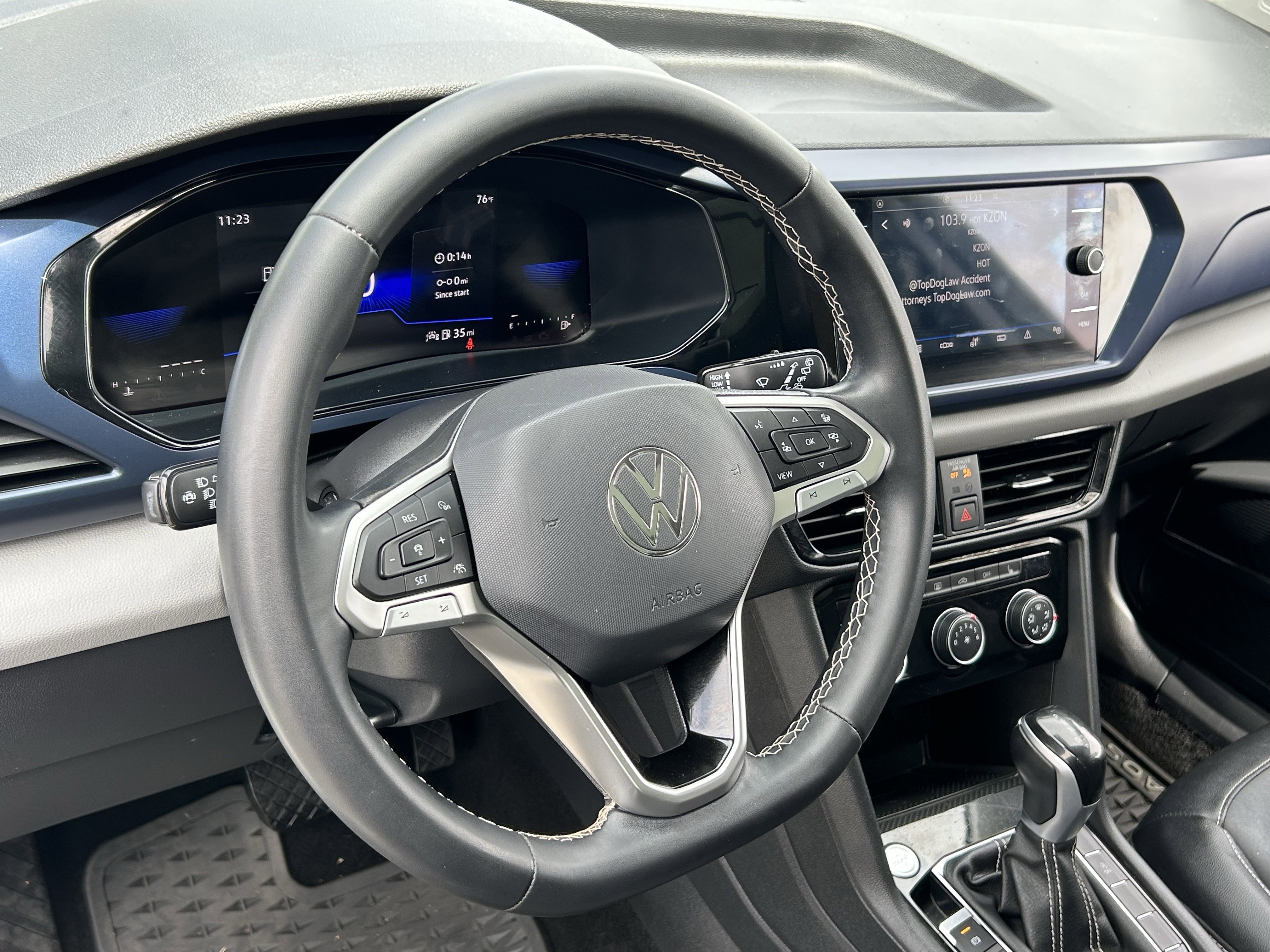 Used 2023 Volkswagen Taos SE w/ Panoramic Sunroof Package image 25