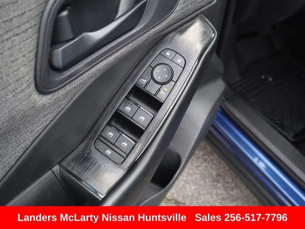 Used 2023 Nissan Rogue S image 21