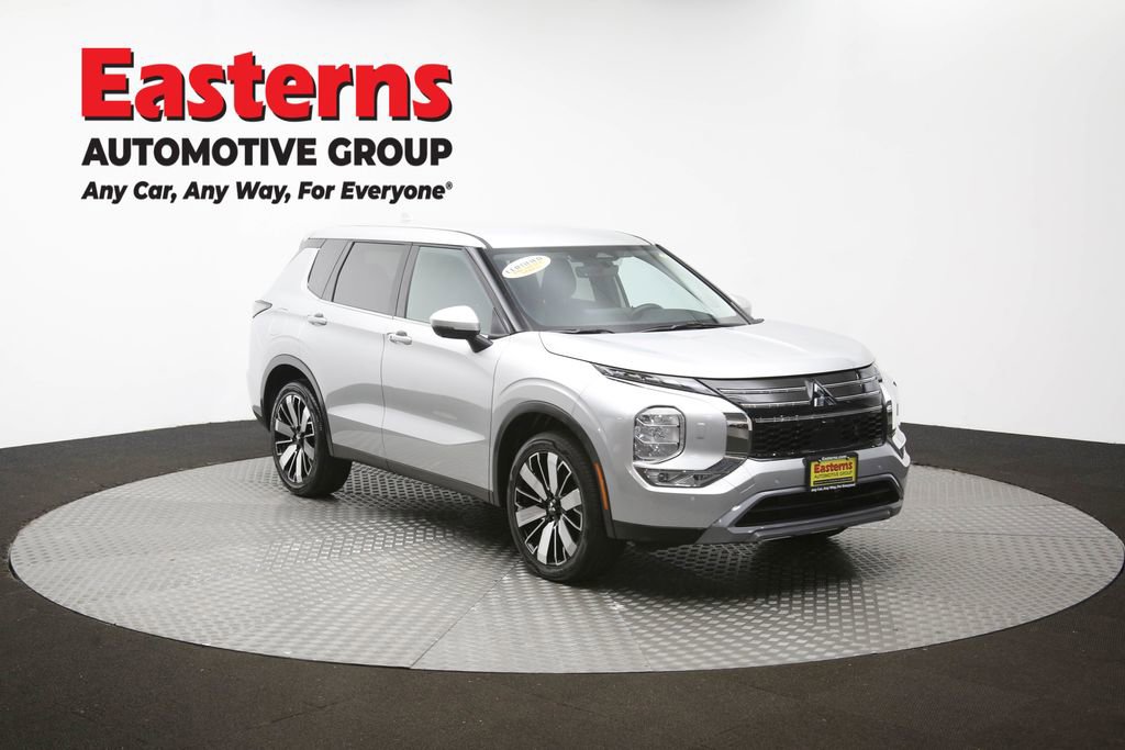 Used 2025 Mitsubishi Outlander SE image 51