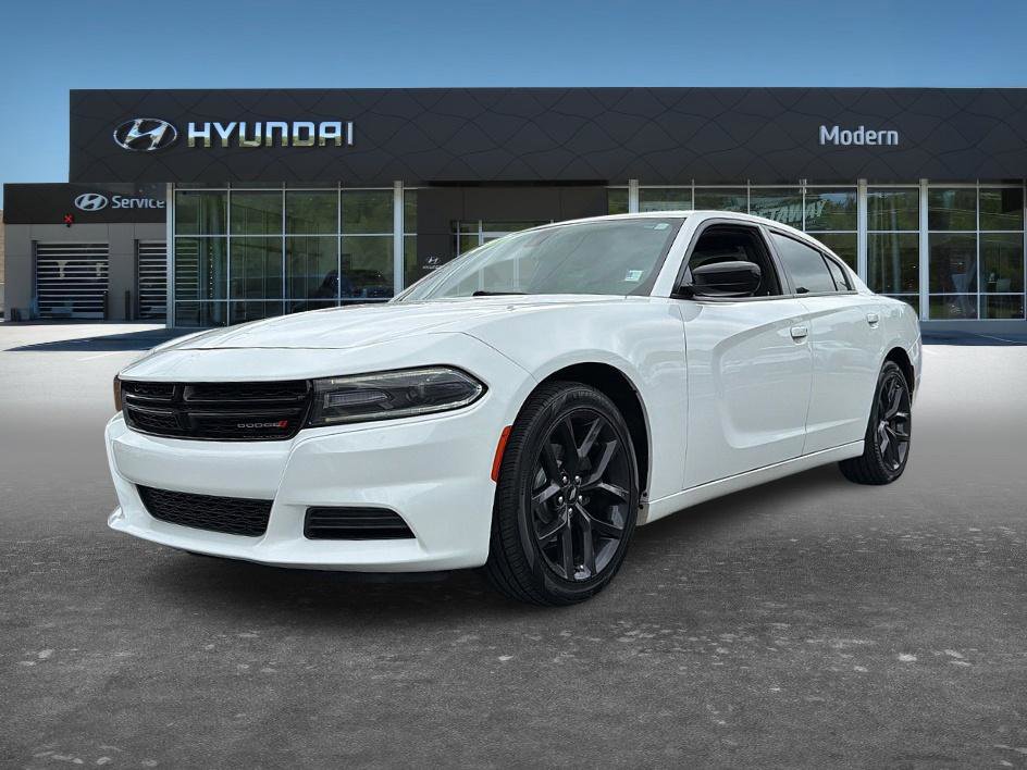 Used 2019 Dodge Charger SXT w/ Blacktop Package RWD image 1