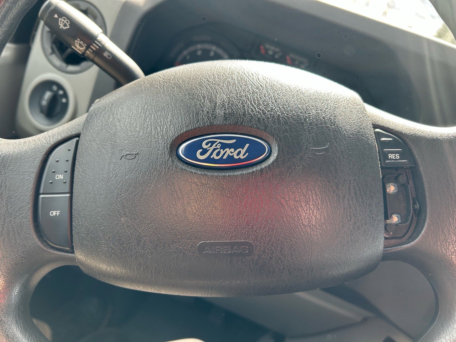 Used 2011 Ford E-350 and Econoline 350 XLT image 9