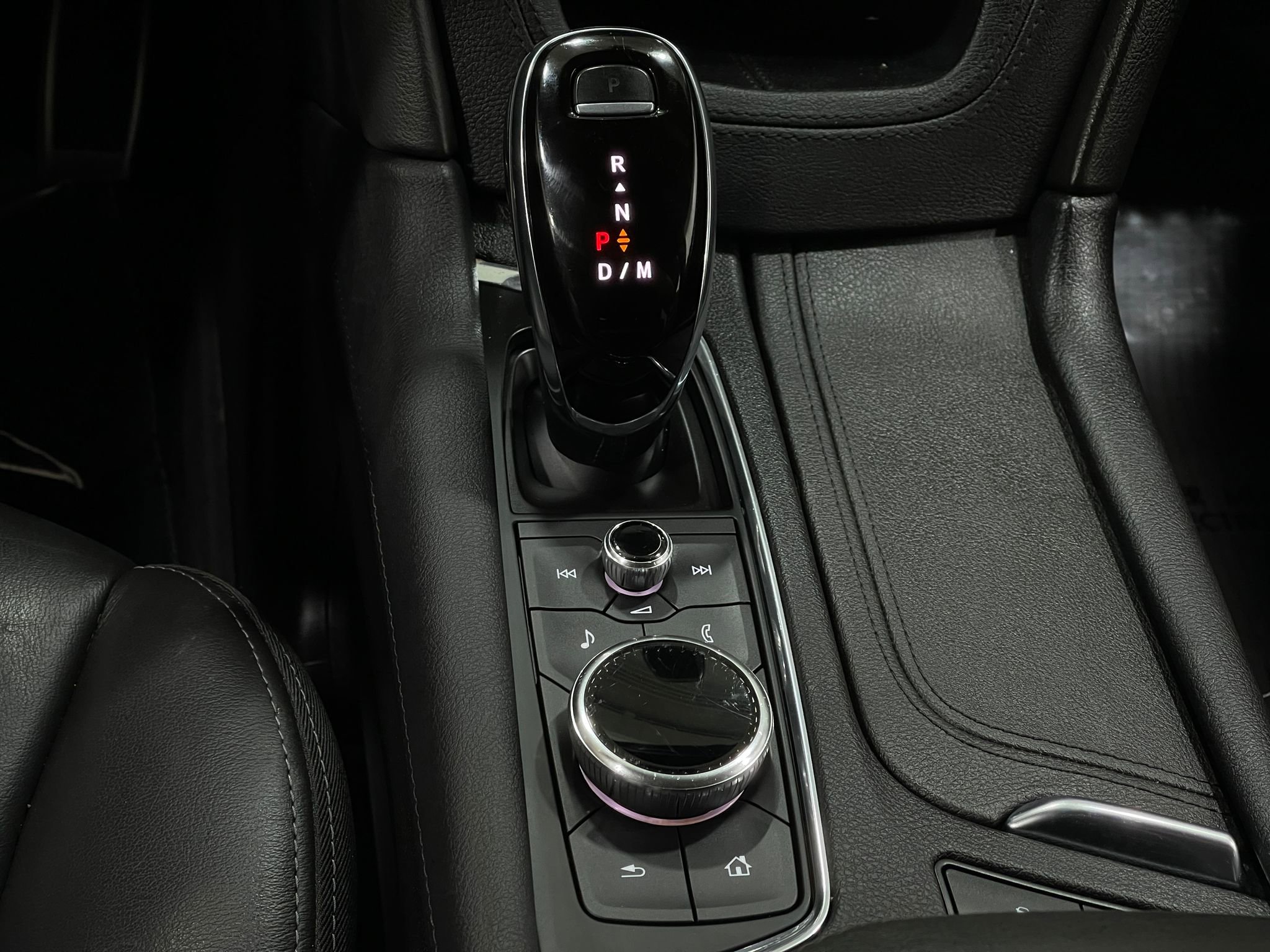 Used 2020 Cadillac XT5 Sportv w/ LPO, Floor Liner Package image 26