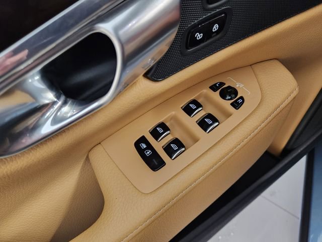 Used 2018 Volvo S90 T5 Momentum w/ Convenience Package FWD image 23