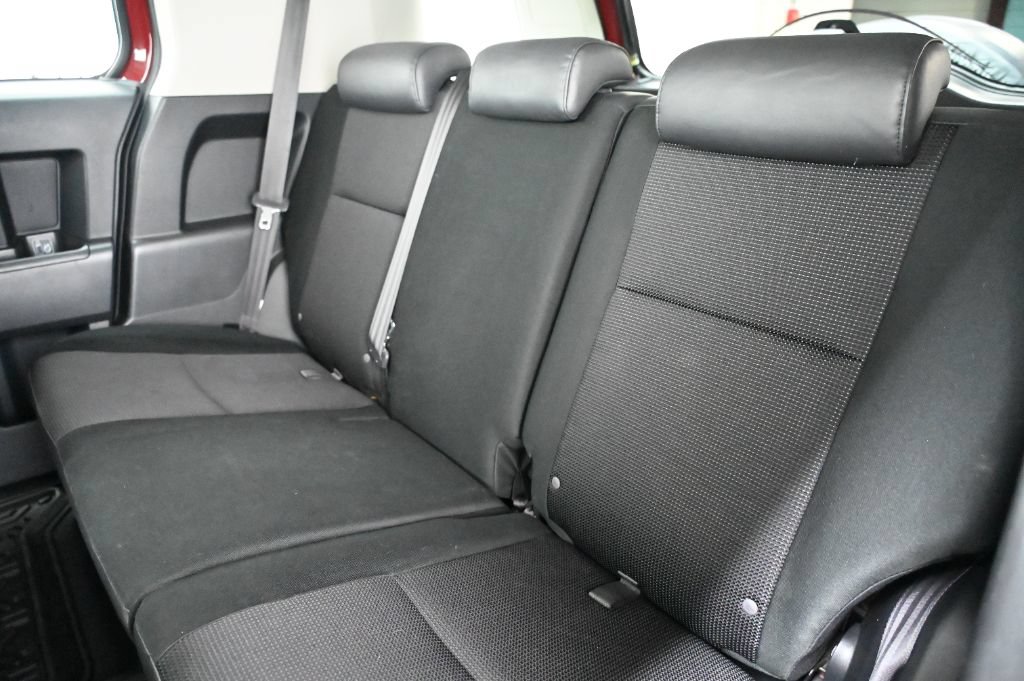 Used 2008 Toyota FJ Cruiser 4WD image 32