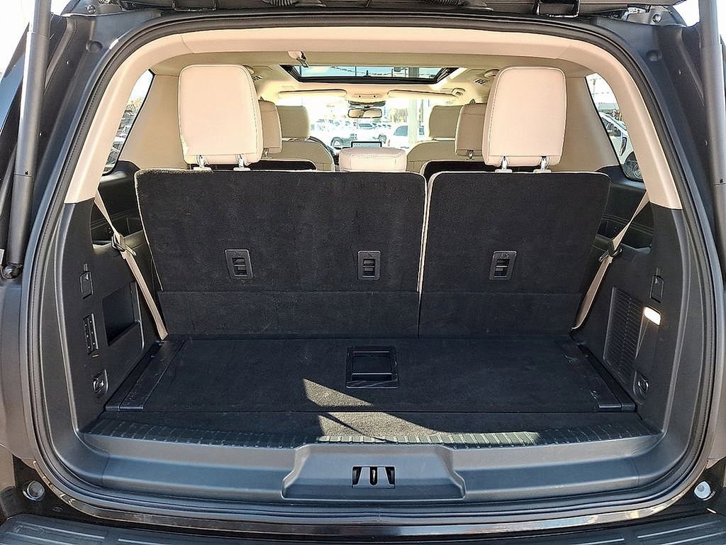 Used 2024 Ford Expedition Platinum image 32