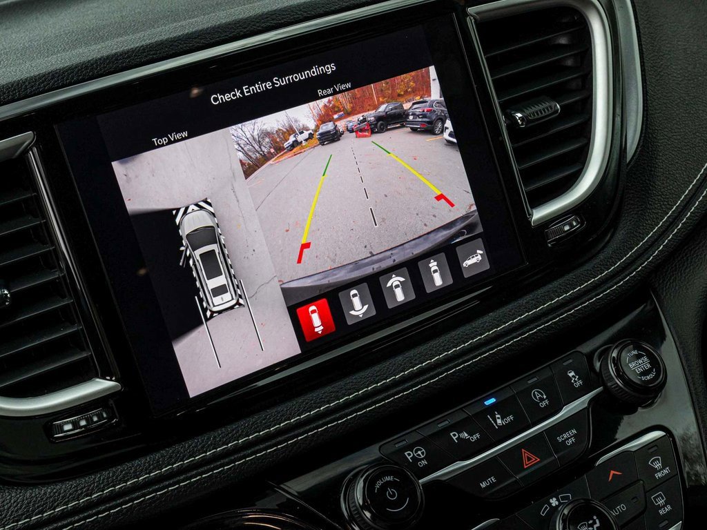 Used 2023 Chrysler Pacifica Touring-L w/ S Appearance Package image 18